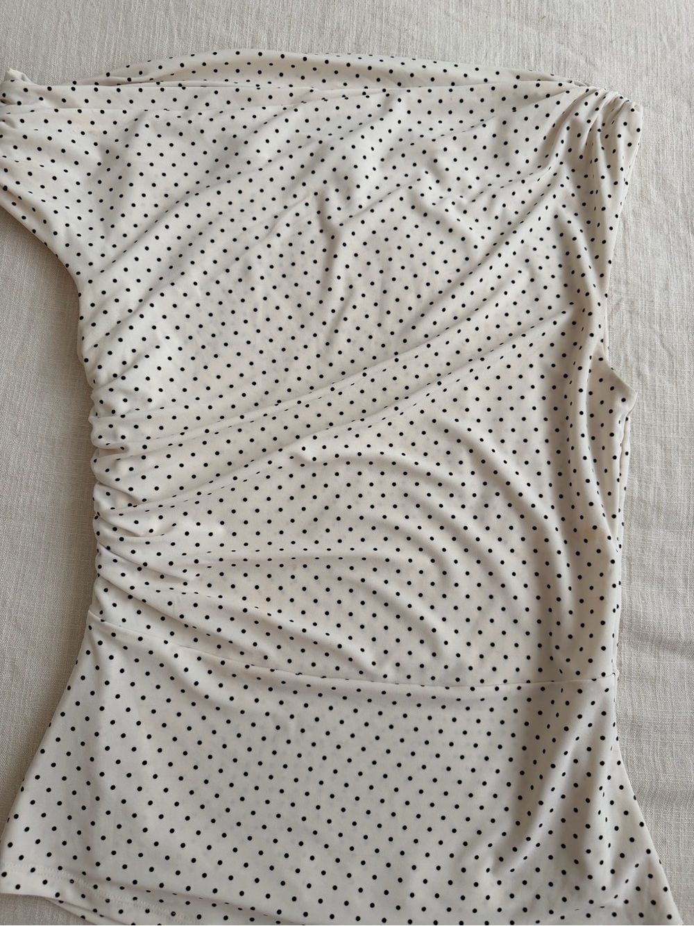ARITZIA Women’s off the Shoulde Polka Dot Top in Cream and Black